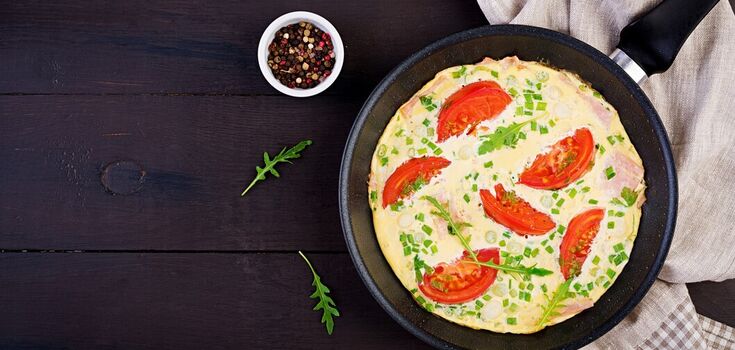 Jak zrobić idealny omlet o pikantnym smaku: ciekawy life hack