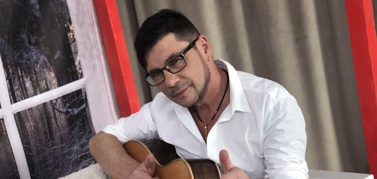 Musician Lesyk took to the stage for the first time after a cardiac arrest and performed a song by Kuzma Scriabin