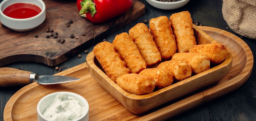 Delicious cheese sticks: a simple recipe for everyday snack