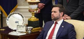 Zdjęcie JD Vance'a w koszulce popierającej ZSRR powraca po rozmowach z Zełenskim
