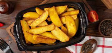 Najprostszy przepis na wyjątkowo smaczne rustykalne ziemniaki: chrupiące na wierzchu i miękkie w środku