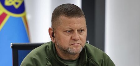 Valeriy Zaluzhnyi expects "crucial" discussions on Ukraine in London, shares photo with Zelenskyy