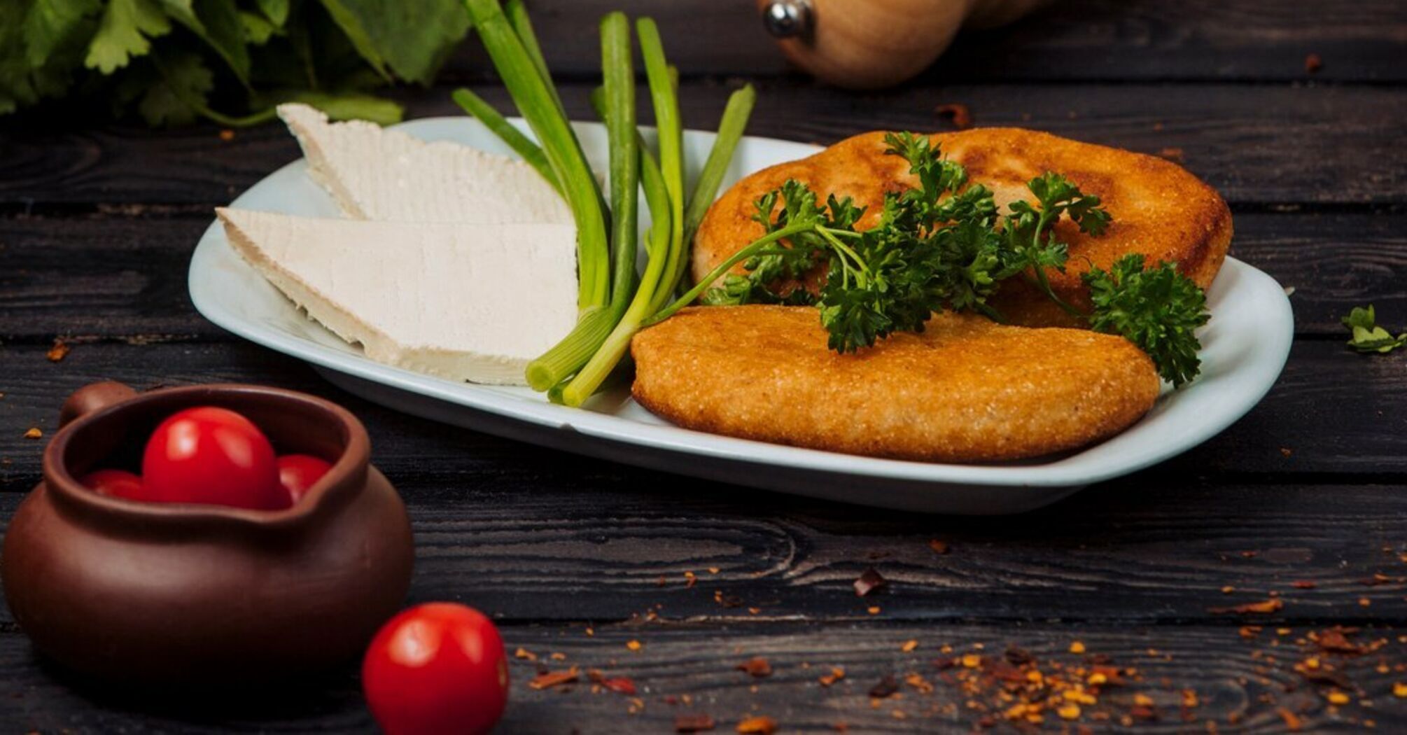 How to make the usual cutlets more interesting and delicious: try this giant stuffed one