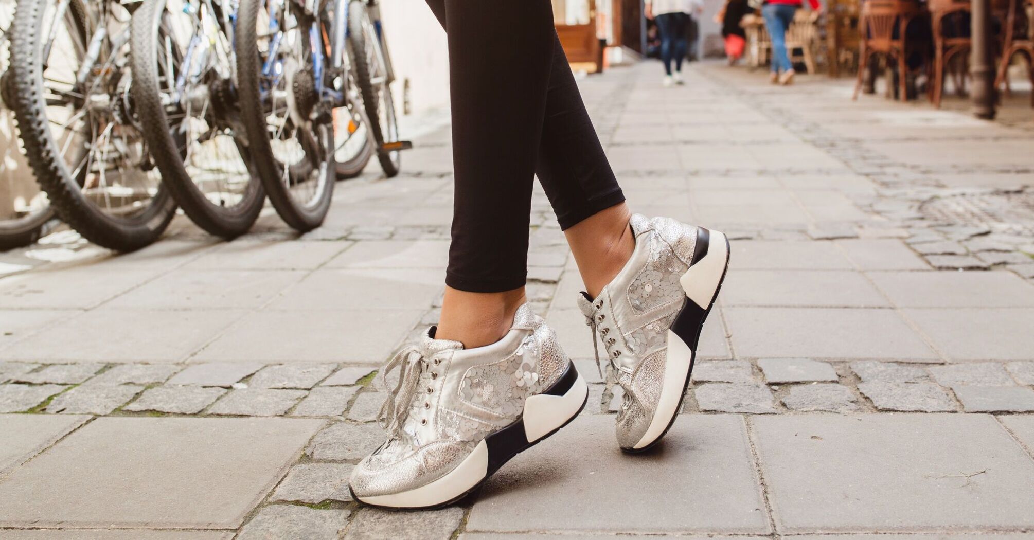How to style chunky sneakers: a look from Parisian fashionistas