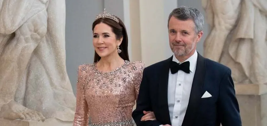 The Queen of Denmark repeated the image of Kate Middleton at the annual art party. Photo comparison