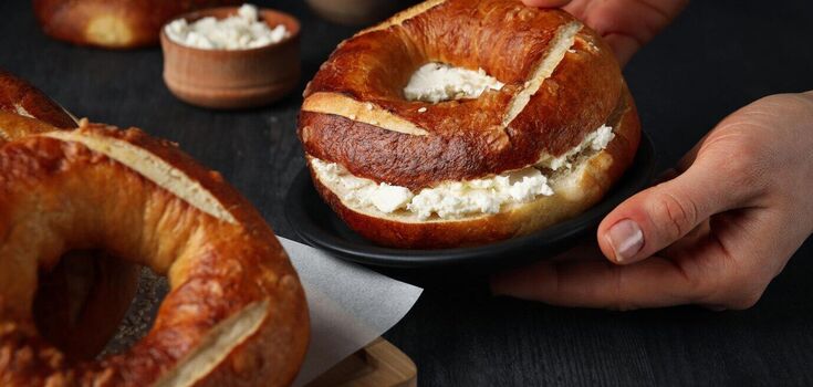 How to make three-ingredient bagels without an oven: a protein breakfast recipe