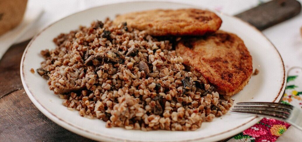 Jak ugotować pyszną kaszę gryczaną na lunch: lepszą niż tylko sucha kasza