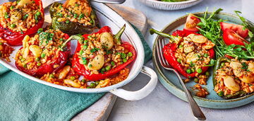 Faszerowana papryka z kiełbasą i jajkami: świetna opcja na zdrowe śniadanie