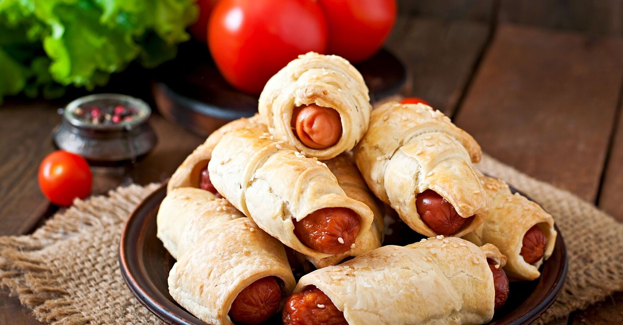 Sausages in pita bread: a delicious appetizer that cooks very quickly