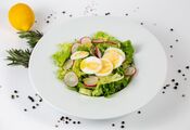 Easy spring salad for lunch: how to cook a budget and tasty dish