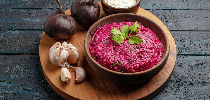 Healthy beetroot salad with eggs and cheese: tastier than "Shuba" and "Vinegret"