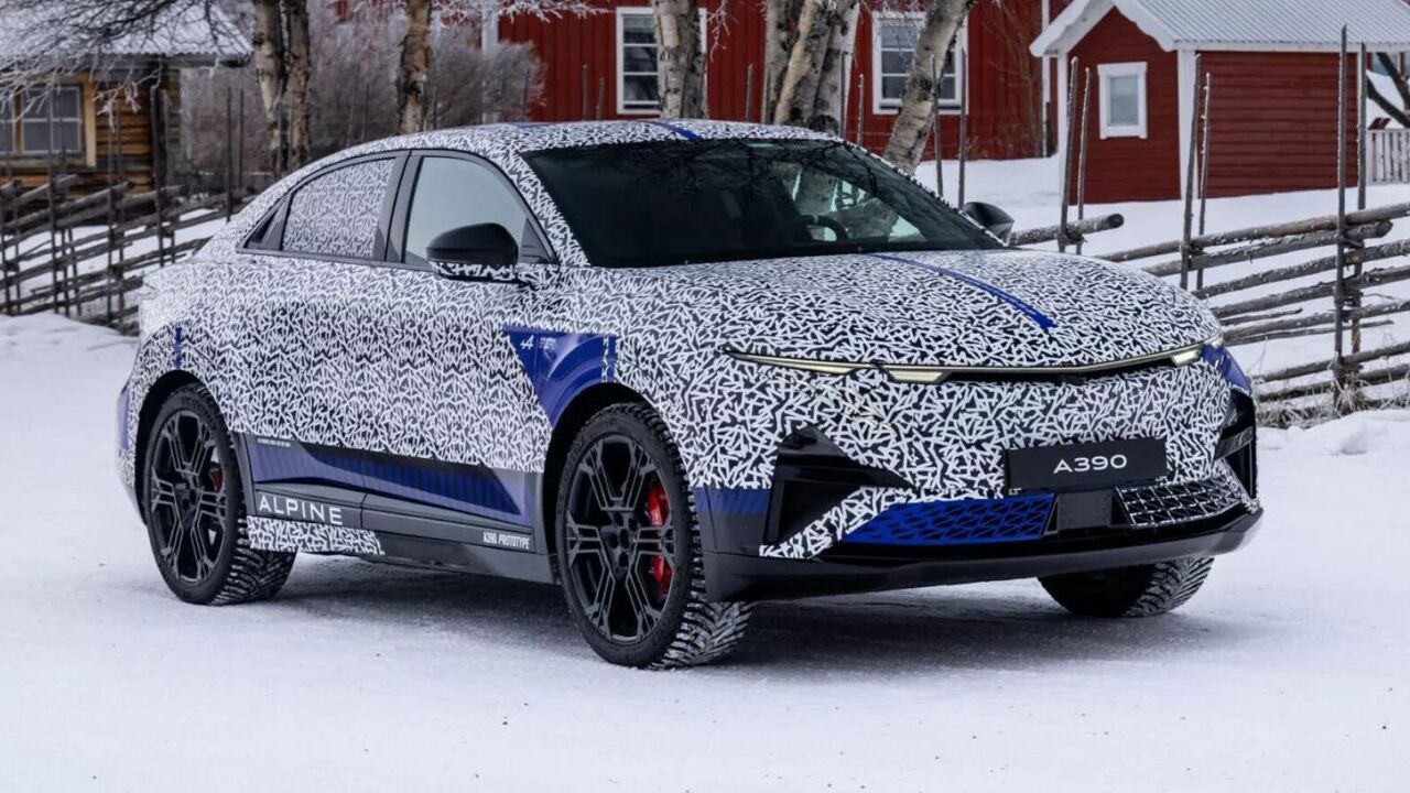 Alpine A390