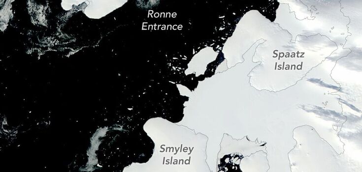 NASA satellites showed the birth of a new iceberg the size of Chicago: incredible footage