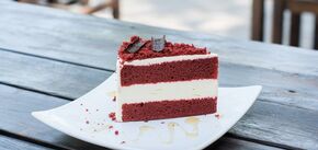 Red Velvet Cake: when the recipe was invented and whether the dessert has always had this color