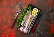 How to separate herring from bones in a second: a simple life hack for housewives