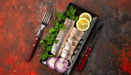 Jak w sekundę oddzielić śledzie od ości: prosty life hack dla gospodyń domowych