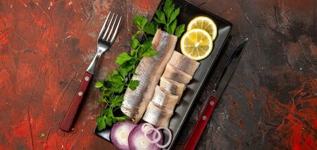How to separate herring from bones in a second: a simple life hack for housewives