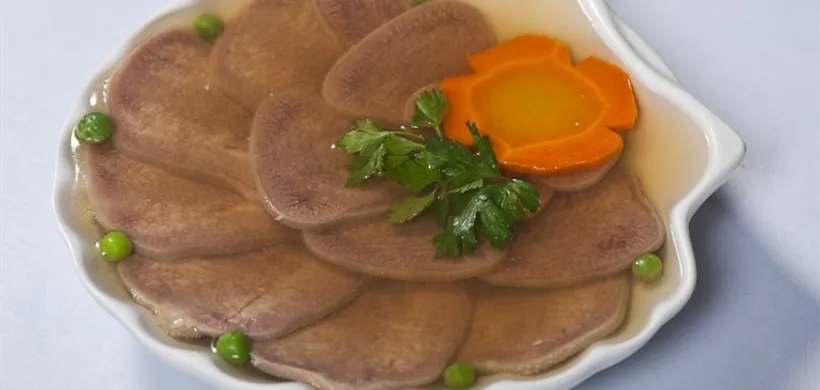 Tongue Sülze: how to cook a popular holiday appetizer in a delicious way