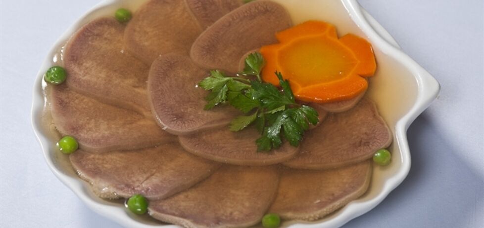 Tongue Sülze: how to cook a popular holiday appetizer in a delicious way