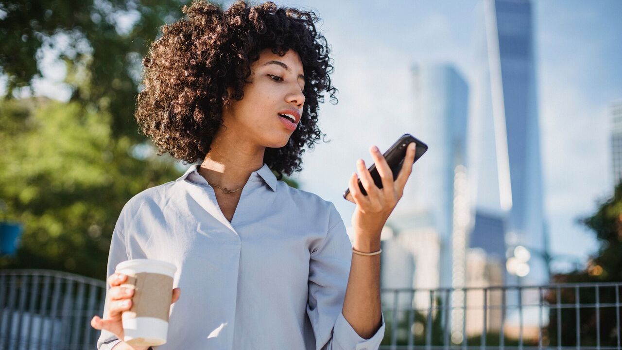 Как настроить голосовое управление на iPhone: простая инструкция
