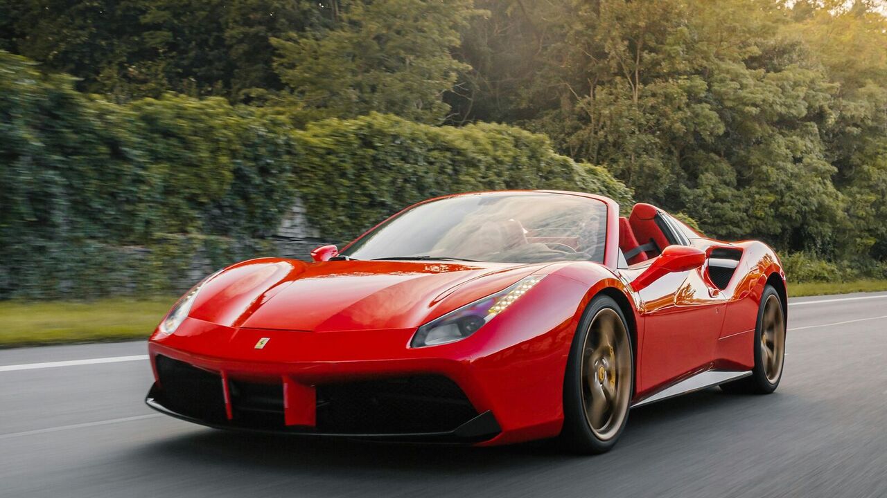 Дело вовсе не в скорости: раскрыта тайна логотипа Ferrari, о которой знают лишь единицы