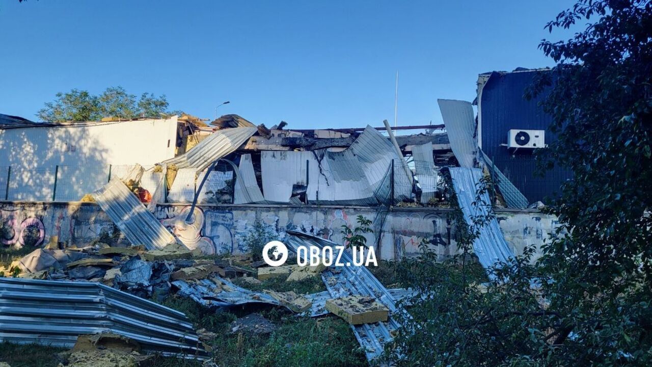 "Остановили кровотечение у мужчины": в полиции показали кадры первых минут после удара РФ по Киеву. Видео