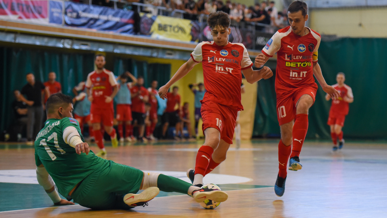 Бетонное дерби: "Альянс" принимал SkyUp Futsal во втором туре Экстра-лиги