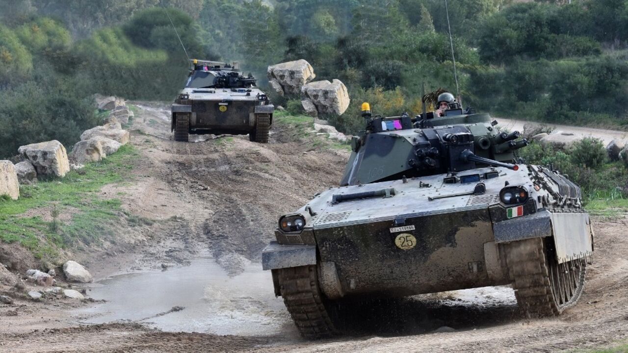 Пострадали итальянские военные: в Латвии во время учений НАТО произошел "дружественный огонь"