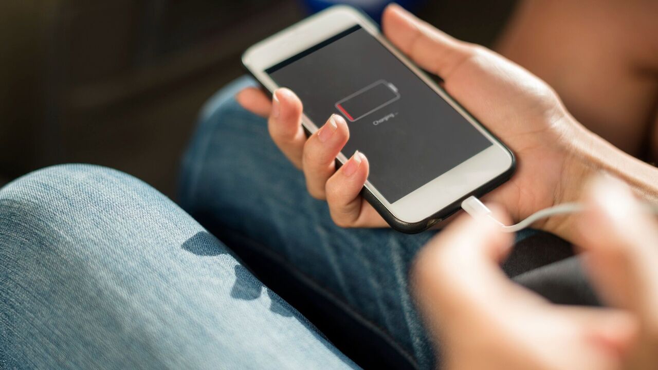 Как проверить степень износа аккумулятора на Android: раскрыт "секретный" код