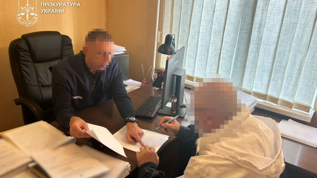На Дніпропетровщині чоловік вистрілив у 13-річного хлопця через звук мопеда:  постраждалий в лікарні